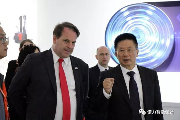 搬运机器人 搬运机器人