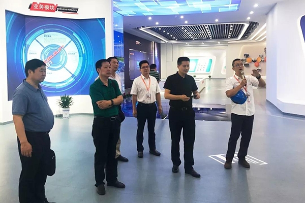北京军民融合产业院院长一行调研yy易游m6官方入口智能工厂